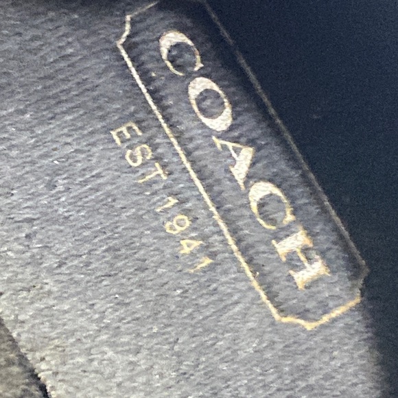 Coach🖤Leatherware Logo Sneakers+🎀Wristlet+🔑chains - Picture 5 of 17